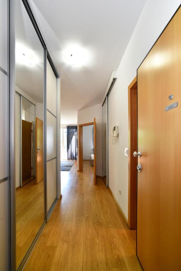Block Apartment Park With Private Garage Parking Zagabria Esterno foto