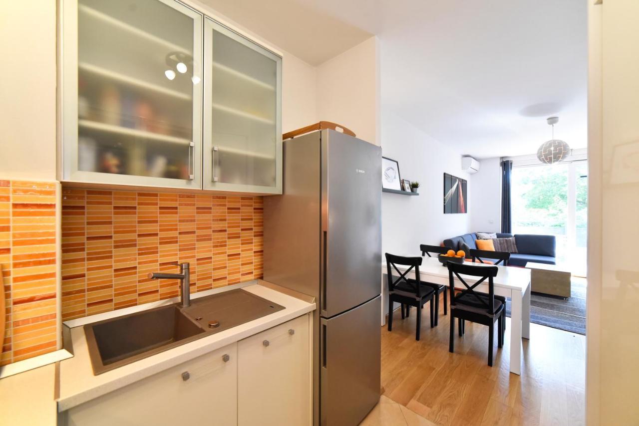 Block Apartment Park With Private Garage Parking Zagabria Esterno foto