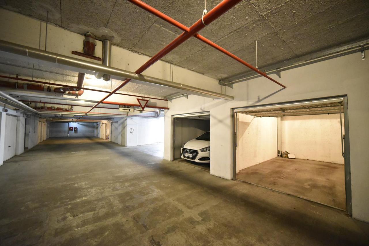 Block Apartment Park With Private Garage Parking Zagabria Esterno foto