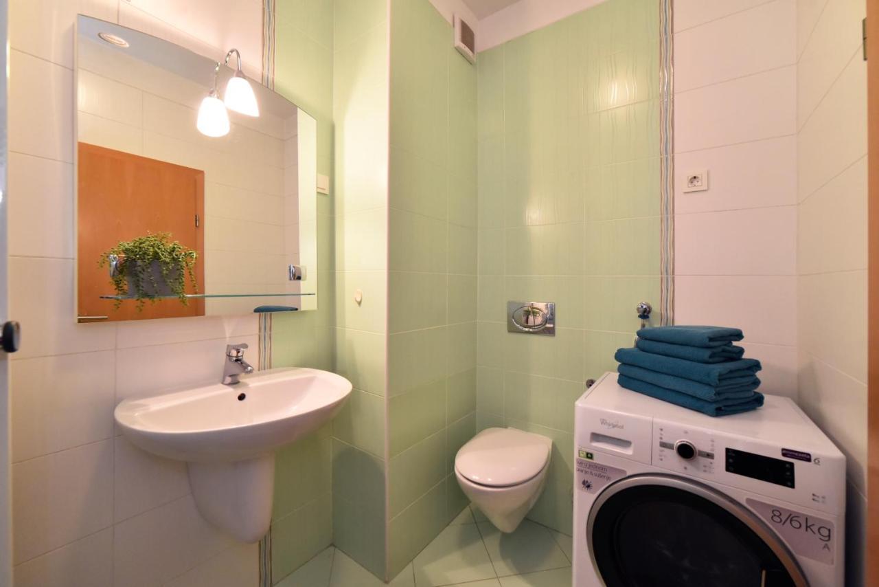 Block Apartment Park With Private Garage Parking Zagabria Esterno foto