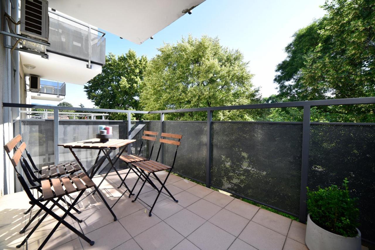 Block Apartment Park With Private Garage Parking Zagabria Esterno foto